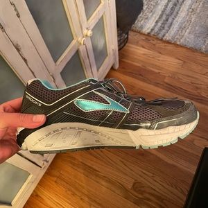 Brooks Running Shoes BRAND NEW